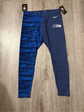 NWT Seattle Seahawks Women's XL Nike Leg-A-See Logo Yoga Cropped Leggings Blue